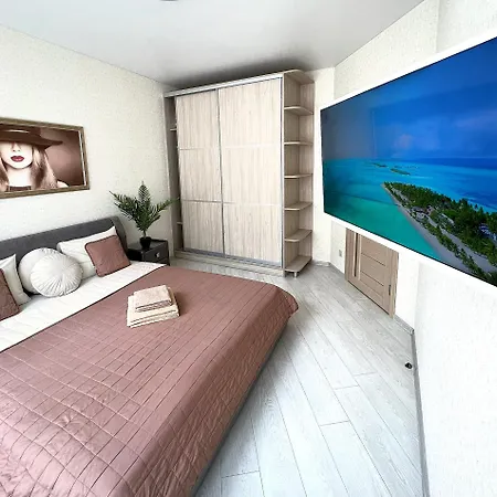 стильні з 2 спальнями біля моря, каманіна Apartment